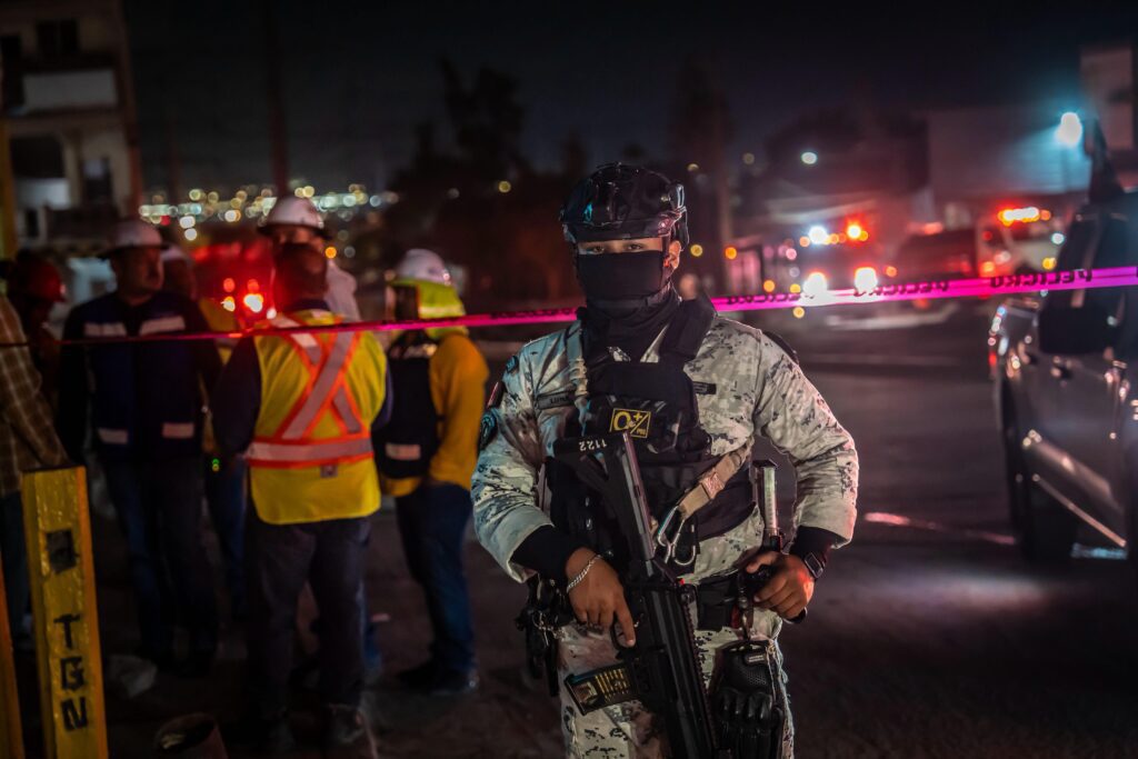 Evacuan a decenas de familias en Lomas de Matamoros por fuga en ducto de gas