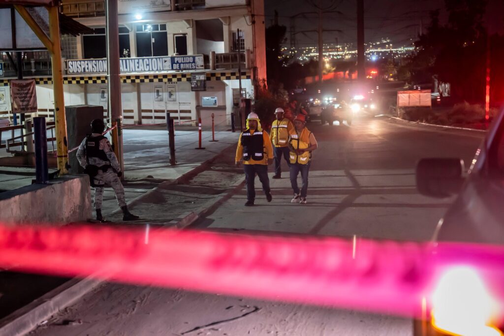 Evacuan a decenas de familias en Lomas de Matamoros por fuga en ducto de gas