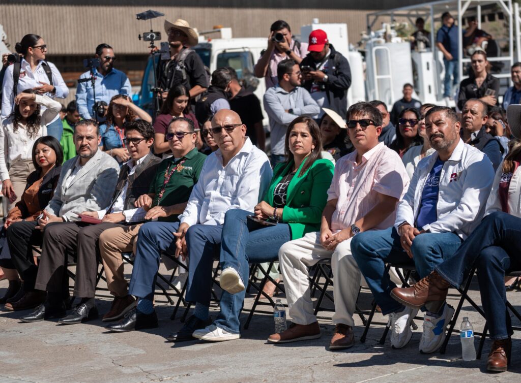 Da Ismael Burgueño banderazo de arranque al programa integral de limpieza de vialidades Da Ismael Burgueño banderazo de arranque al programa integral de limpieza de vialidades