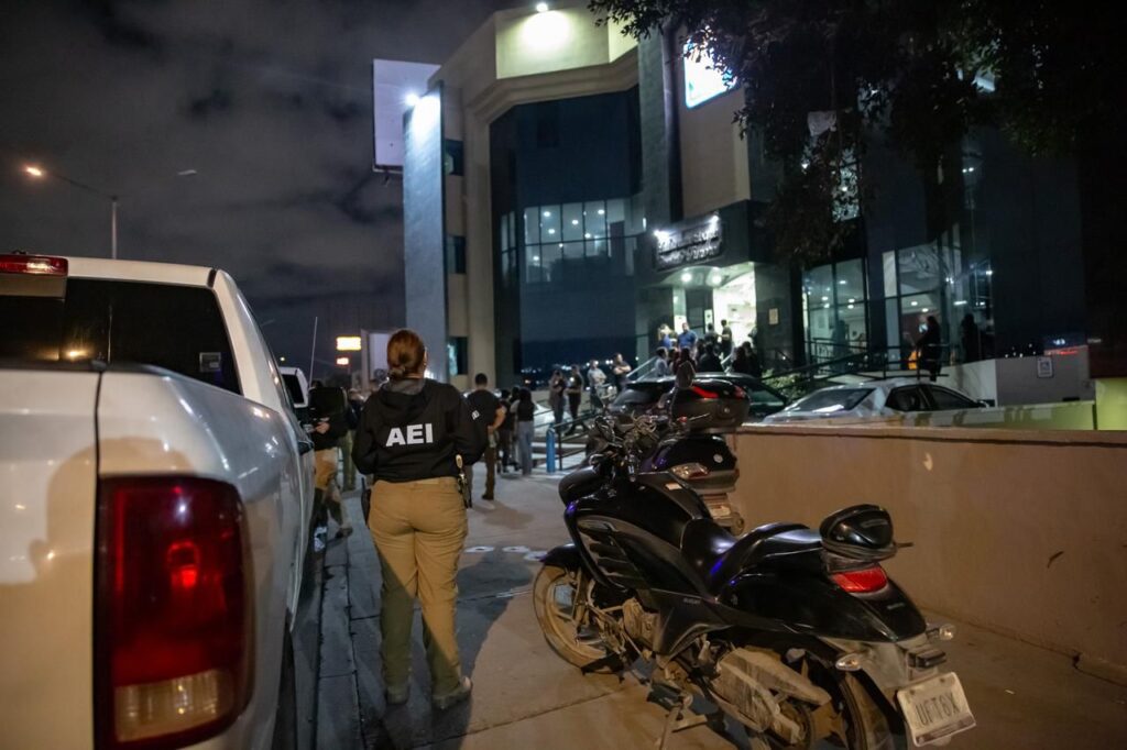 Realizan cateo en Funeraria Latinoamericana; sustraen 9 cuerpos por irregularidades
