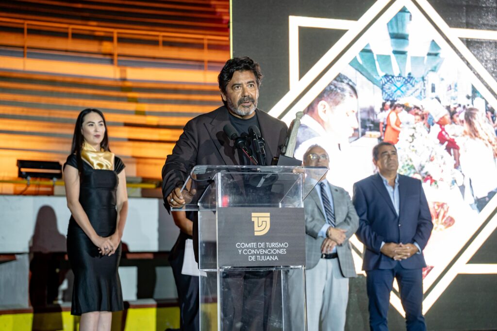 Reconocen a más de 30 personalidades en el Premio al Mérito Turístico XXXIV