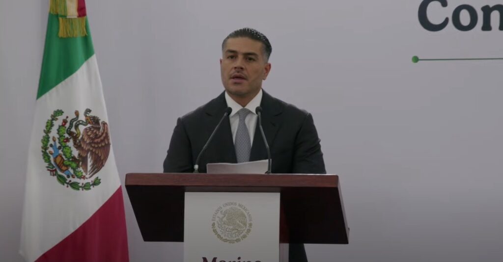 Empresas de transporte, agencias aduanales y servidores públicos en la estructura criminal para el huachicoleo