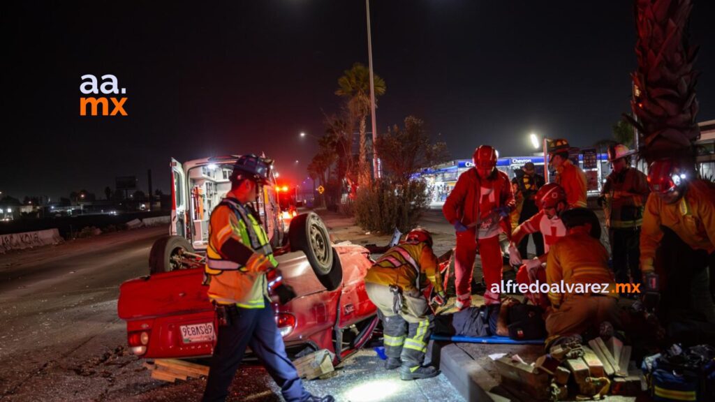 Hombre queda prensado tras volcarse en la Vía Rápida