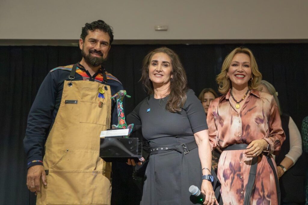 24 Artistas locales donan sus obras en subasta para el Club de Niños y Niñas de Tijuana