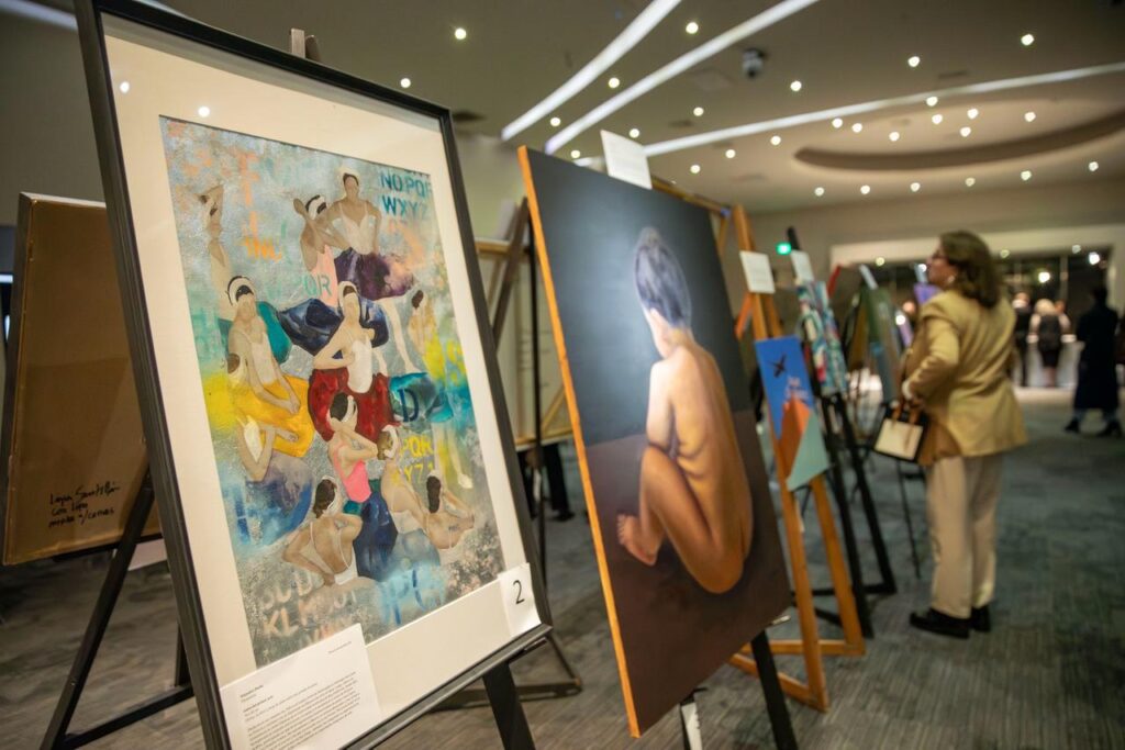 24 Artistas locales donan sus obras en subasta para el Club de Niños y Niñas de Tijuana