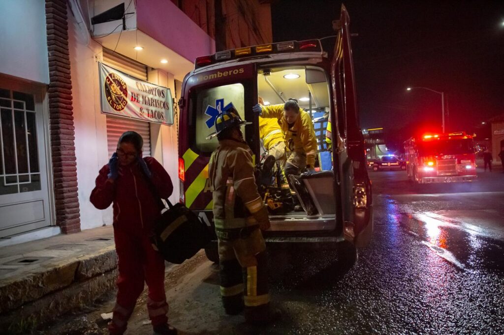 Localizan cuerpo carbonizado tras incendio en vivienda del bulevar Agua Caliente