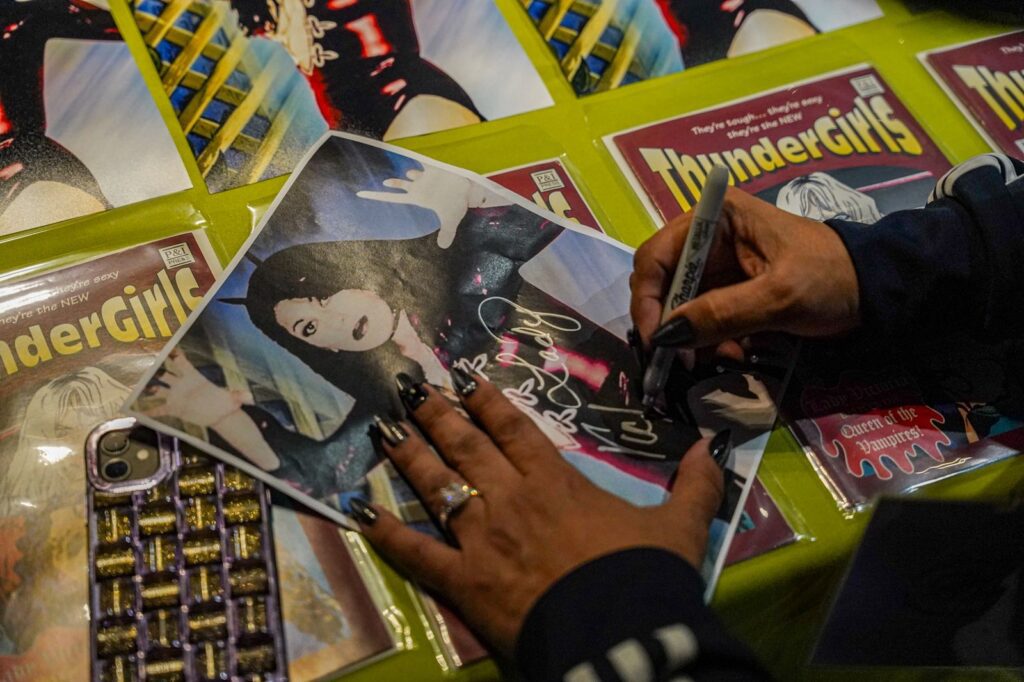 Expo Lucharte reúne a aficionados y leyendas de la lucha libre en Tijuana