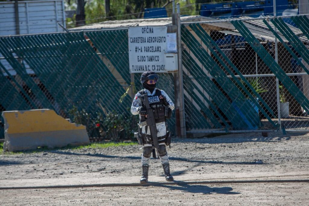 Ataque armado a taxi del Aeropuerto en Otay deja un muerto y un herido