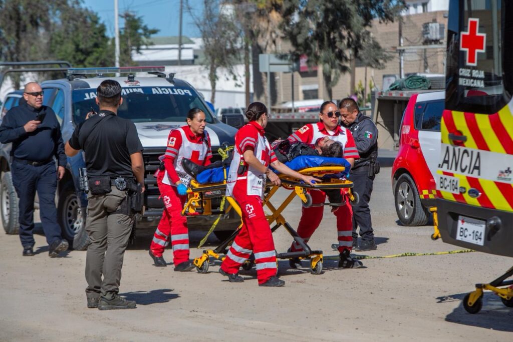 Ataque armado a taxi del Aeropuerto en Otay deja un muerto y un herido
