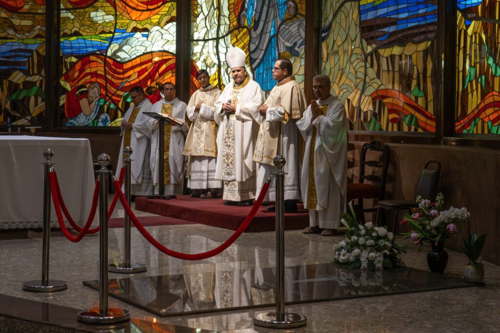 Misa por el Arzobispo Francisco Moreno Barrón reúne a la comunidad en Tijuana Misa por el Arzobispo Francisco Moreno Barrón reúne a la comunidad en Tijuana