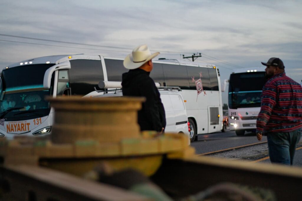 Bloqueo en Baja California por agricultores cierra carretera a San Felipe