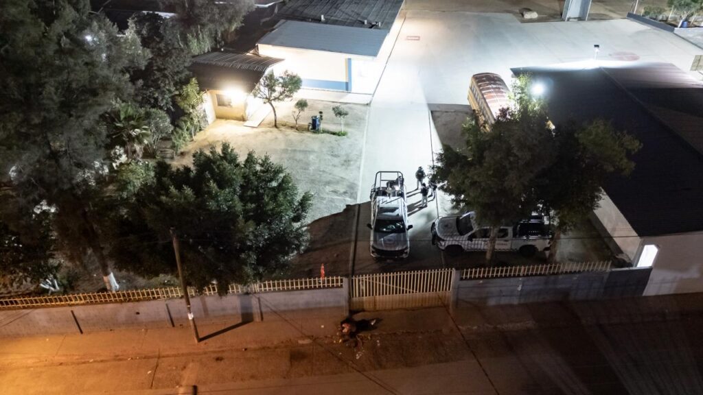 Hombre muere frente a base de la Guardia Nacional en Tijuana Hombre muere frente a base de la Guardia Nacional en Tijuana