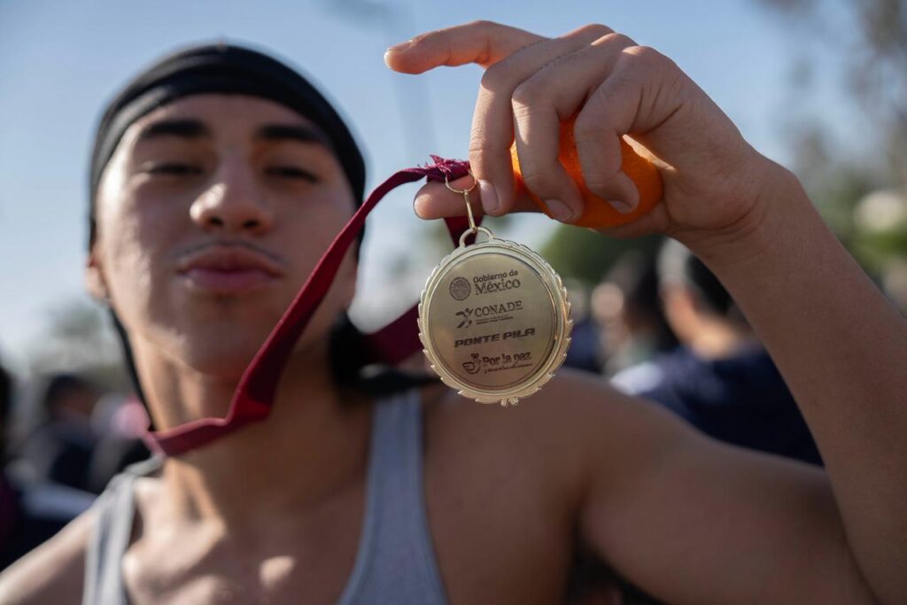 Carrera atlética de 5 km en Baja California reúne a más de 2 mil participantes