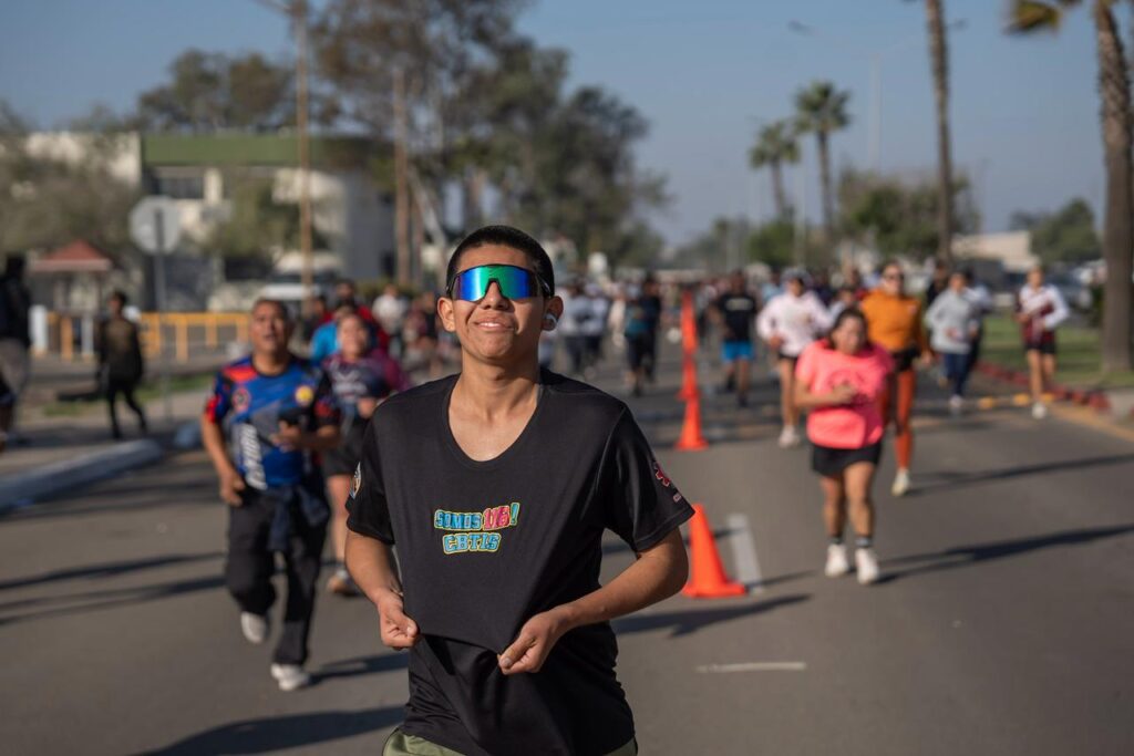 Carrera atlética de 5 km en Baja California reúne a más de 2 mil participantes