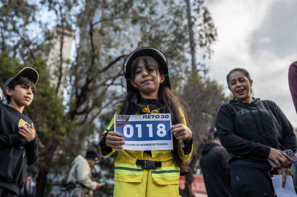 Reto 30 de Bomberos de Tijuana reúne a más de 800 participantes