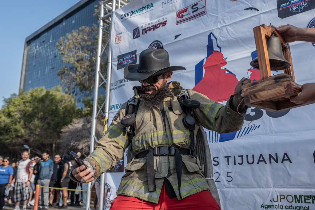 Reto 30 de Bomberos de Tijuana reúne a más de 800 participantes