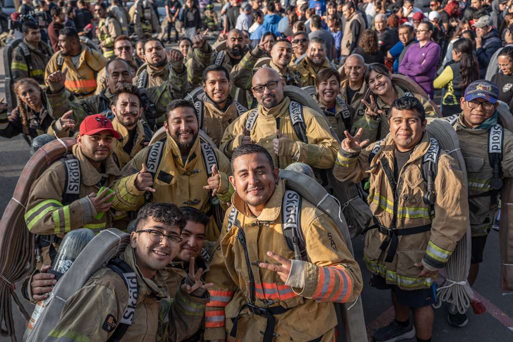 Reto 30 de Bomberos de Tijuana reúne a más de 800 participantes