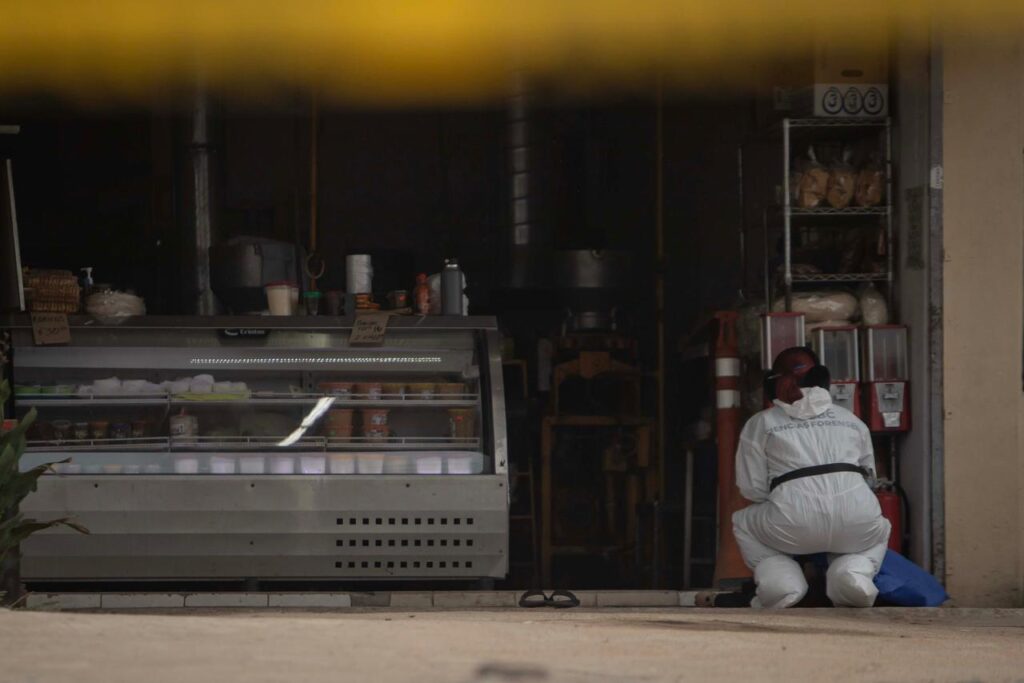 Mujer pide auxilio en tortillería de El Laurel y muere; FGE investiga