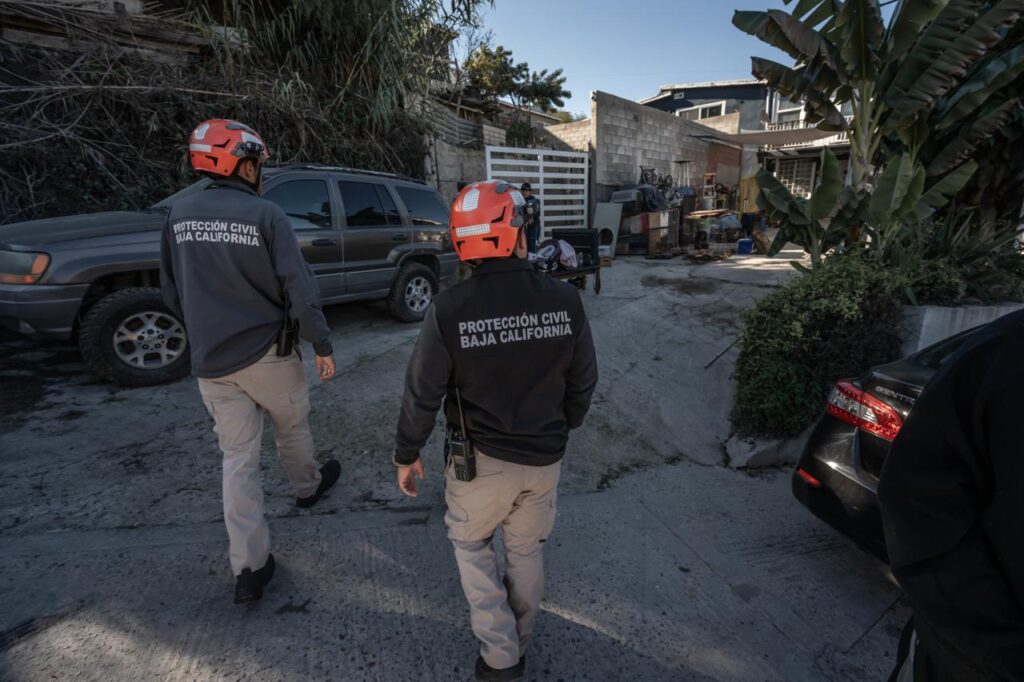 Evacúan viviendas por deslizamiento en la colonia Libertad