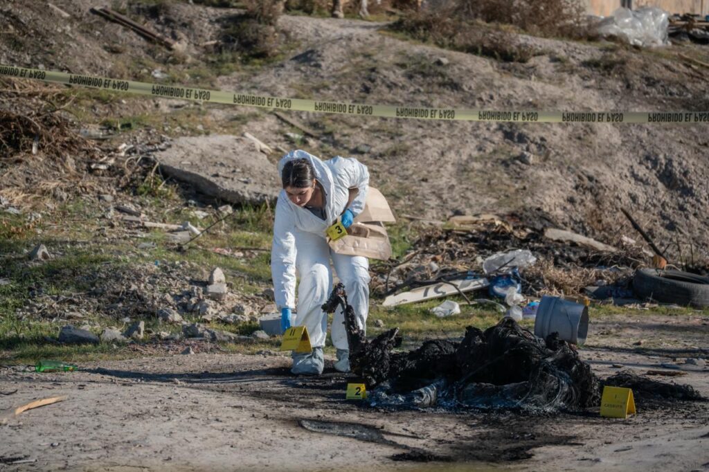 Hallan dos cuerpos calcinados en Real de San Francisco II