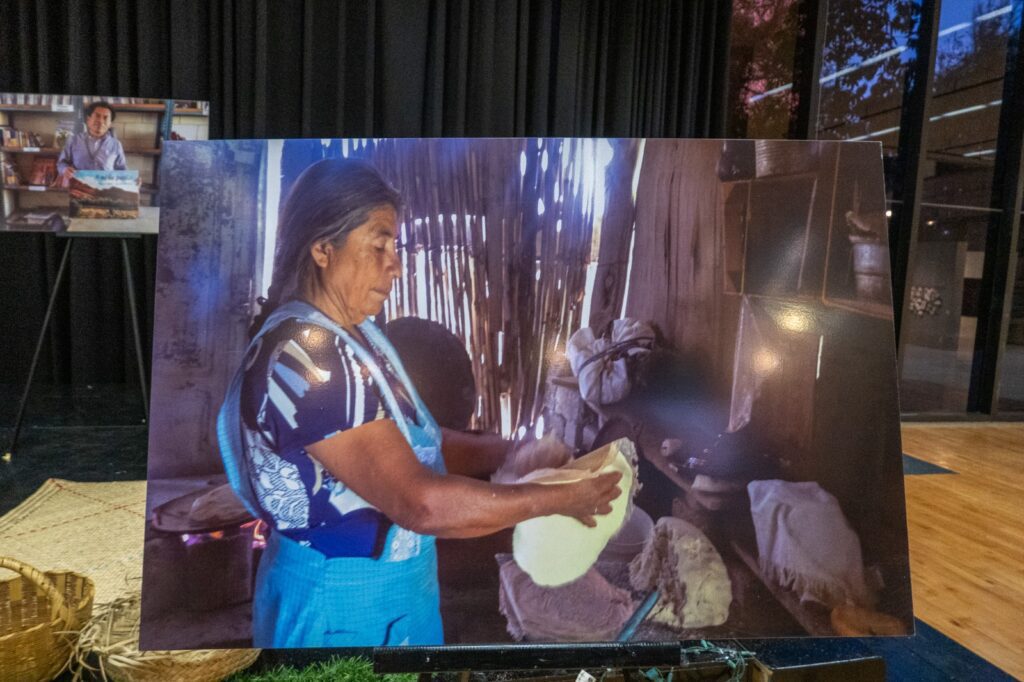 Presentan en Tijuana el libro “OaxaCaliforniano”