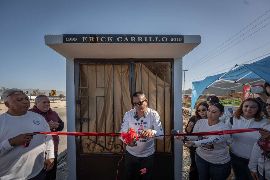 Capilla en memoria de Erick Carrillo es instalada en la Vía Alamar