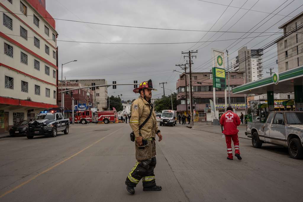 Explosión en alcantarillas moviliza a Bomberos en Zona Centro de Tijuana