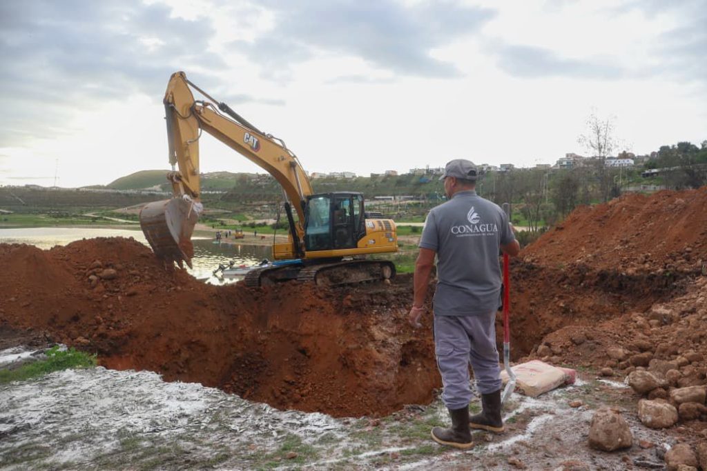 Vuelco térmico: mitigan mortandad de peces en presa Abelardo L. Rodríguez