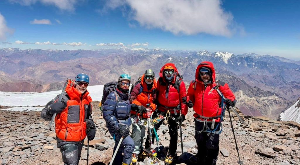 Alpinistas tijuanenses en el Aconcagua logran cumbre en temporada 2025-2026