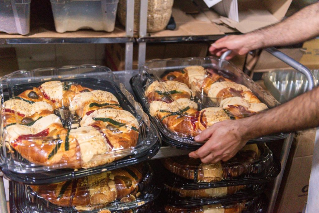 Rosca de Reyes: elegir panaderías locales mantiene viva la tradición en Tijuana Rosca de Reyes: elegir panaderías locales mantiene viva la tradición en Tijuana