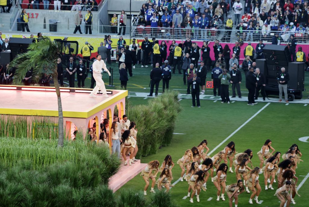 Show de medio tiempo de Bad Bunny en el Super Bowl: histórico en español
