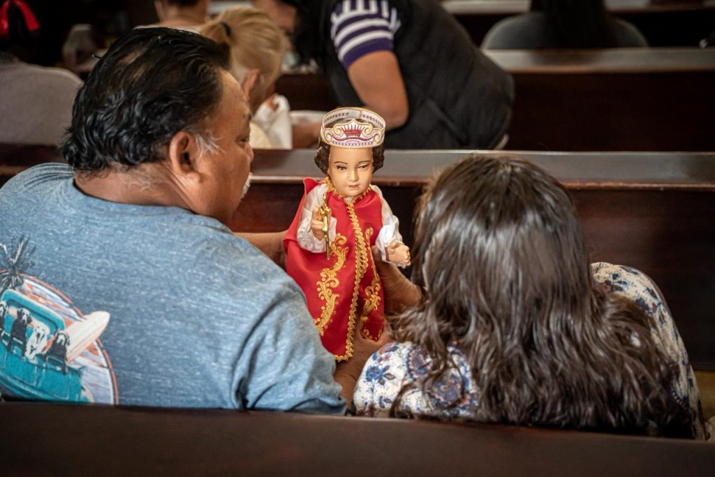Feligreses acuden a bendecir al Niño Dios en el Santuario de Tijuana