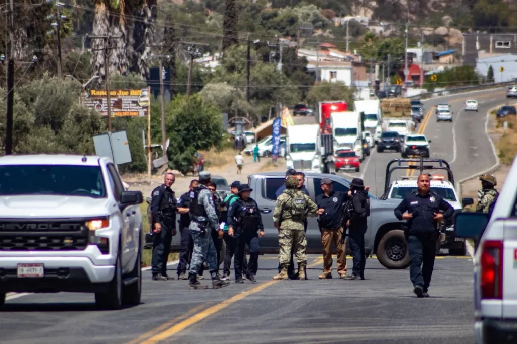 Persecución en la carretera Tecate-Mexicali deja un hombre abatido tras robo a agente de la Fiscalía