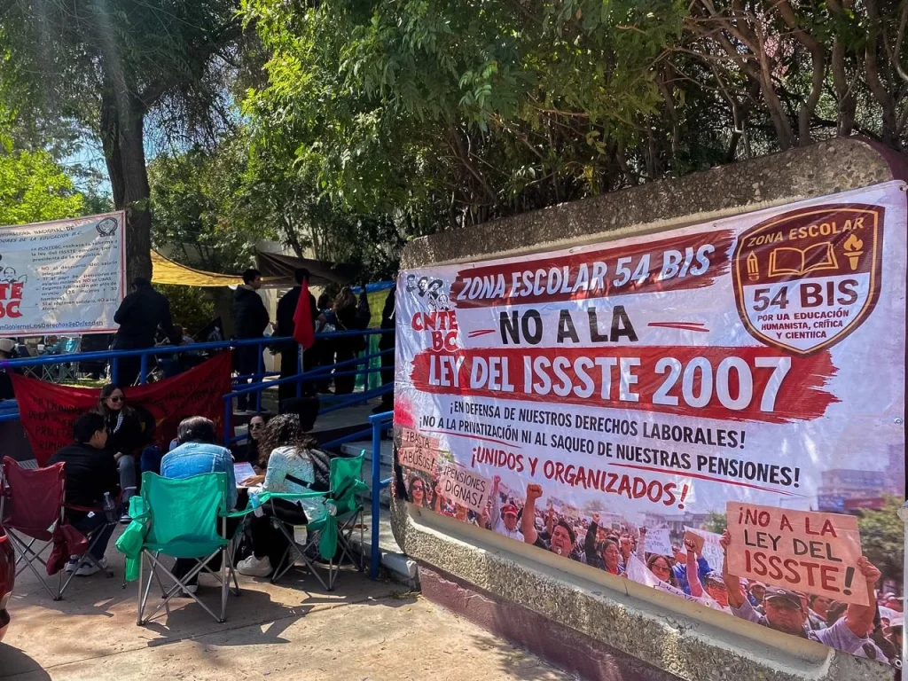 Inicia CNTE huelga nacional en BC; maestros toman oficinas del Sistema Educativo en Tijuana