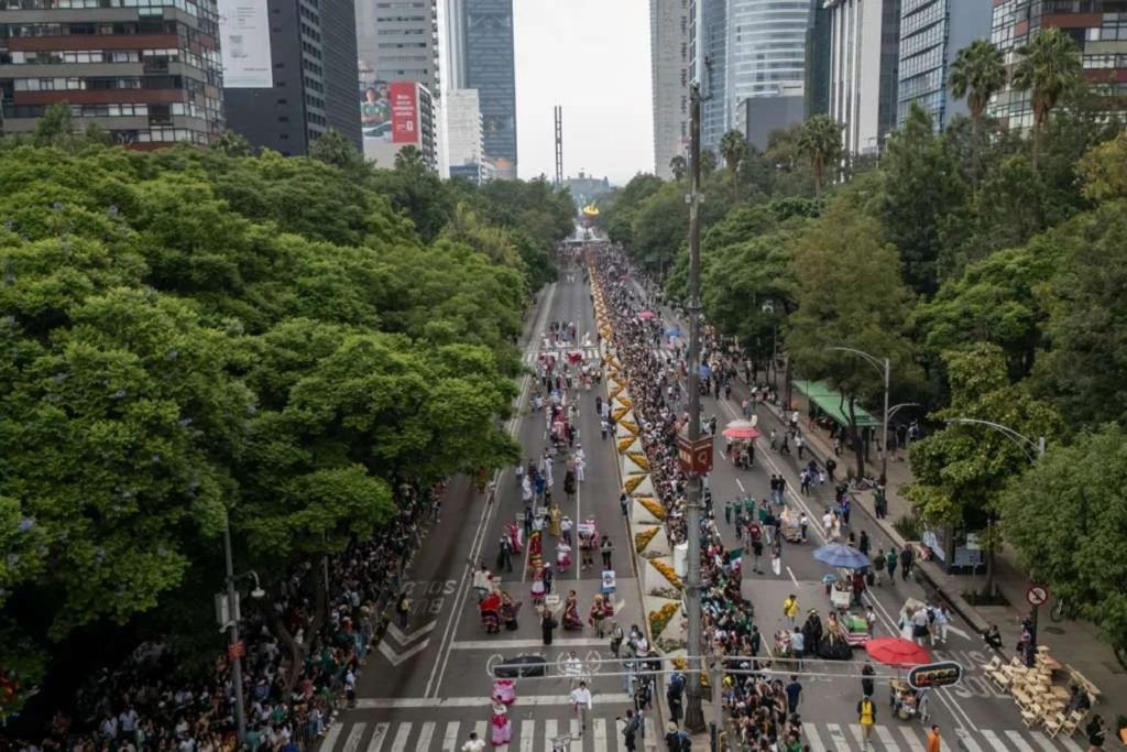 Desfile Mundialista inunda Paseo de la Reforma por el arranque de la Copa del Mundo 2026