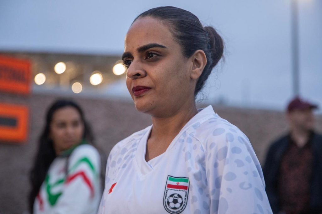 Aficionados reciben a la Selección de Irán en el aeropuerto de Tijuana