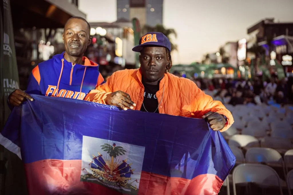 Comunidad haitiana llena la Avenida Revolución de Tijuana por histórico debut en el Mundial 2026